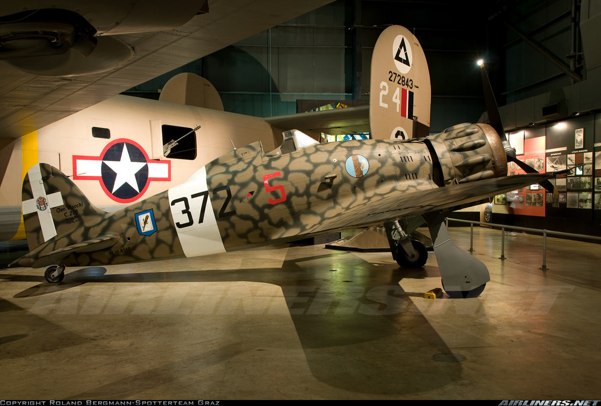 Macchi C.200 Saetta Nº de Serie 372-5 está en exhibición en el National Museum of the United States Air Force en Dayton, Ohio