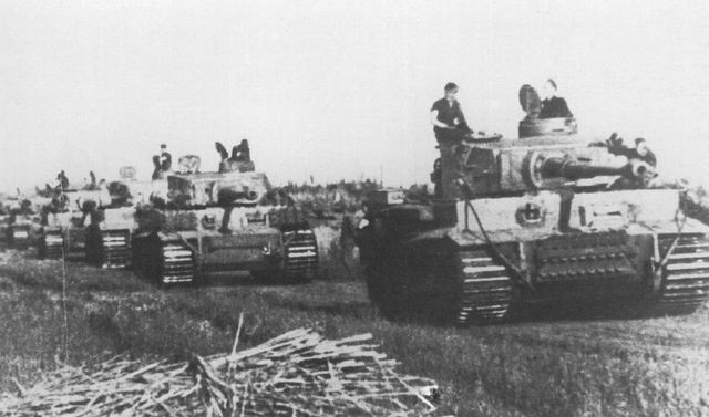 Tigers de la 1 K. del SS Panzer Regiment de la Totenkopf en el saliente de Kursk. Julio 1943